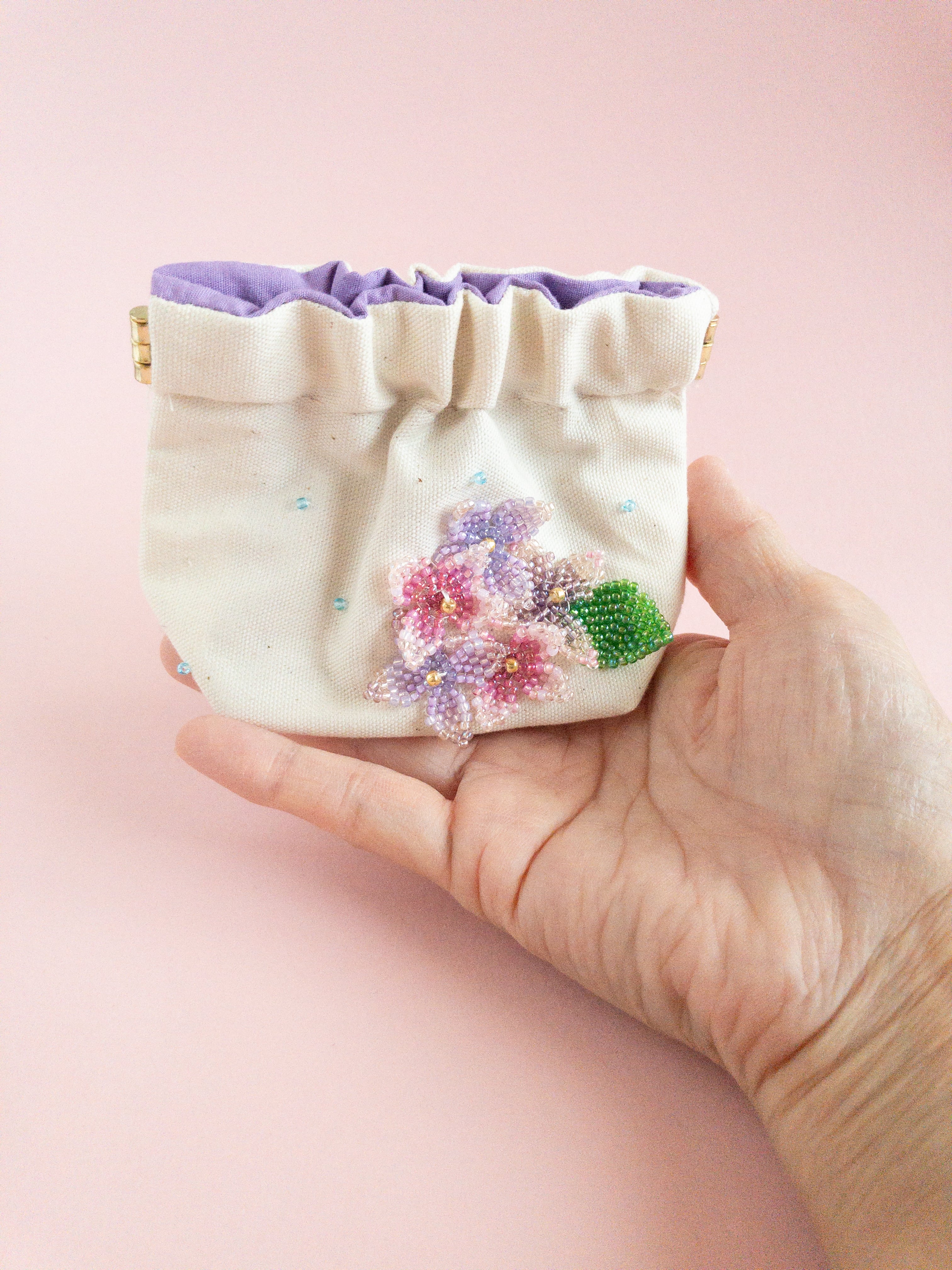 紫陽花のビーズ刺繍ミニバネ口ポーチ | うさのひみつきち