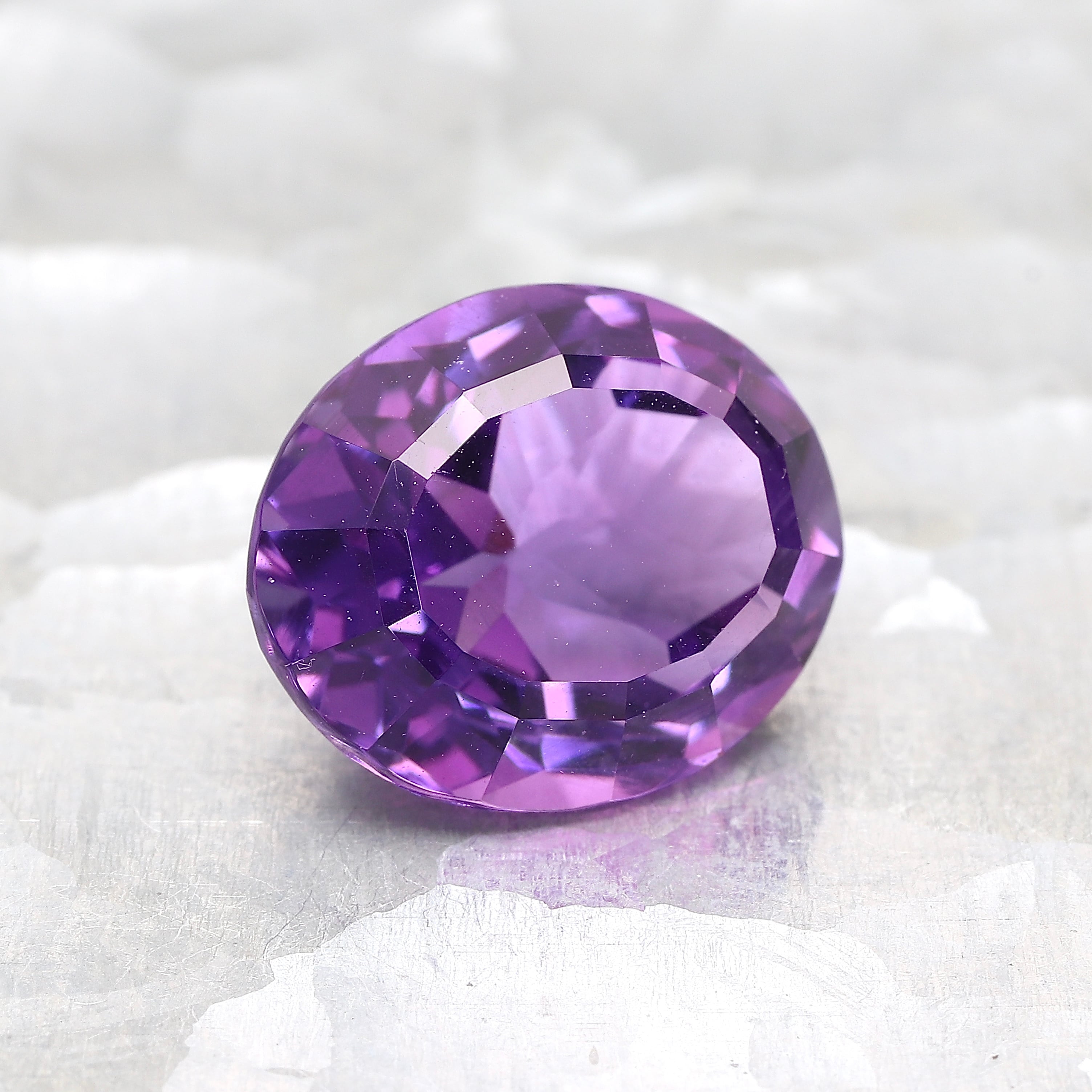 カラーシフトアメジスト 3.19ct オーバル カシャライ産 | 色石堂 カラーシフトアメジスト 3.19ct オーバル カシャライ産 | 色石堂
