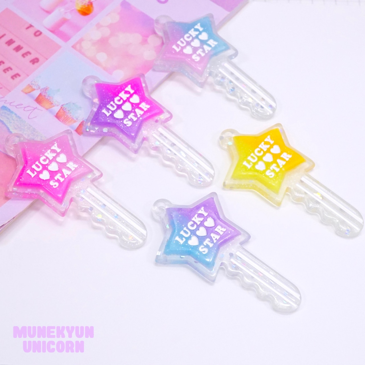#O046 【10個/10pcs】ラメ入り グラデーションカラー 鍵チャーム / Glitter gradient color key Pendant