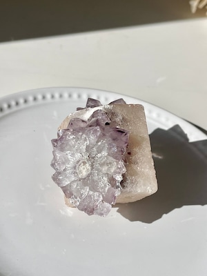 ブラジル産　ピンクスクエアカルサイト共生フラワーアメシスト