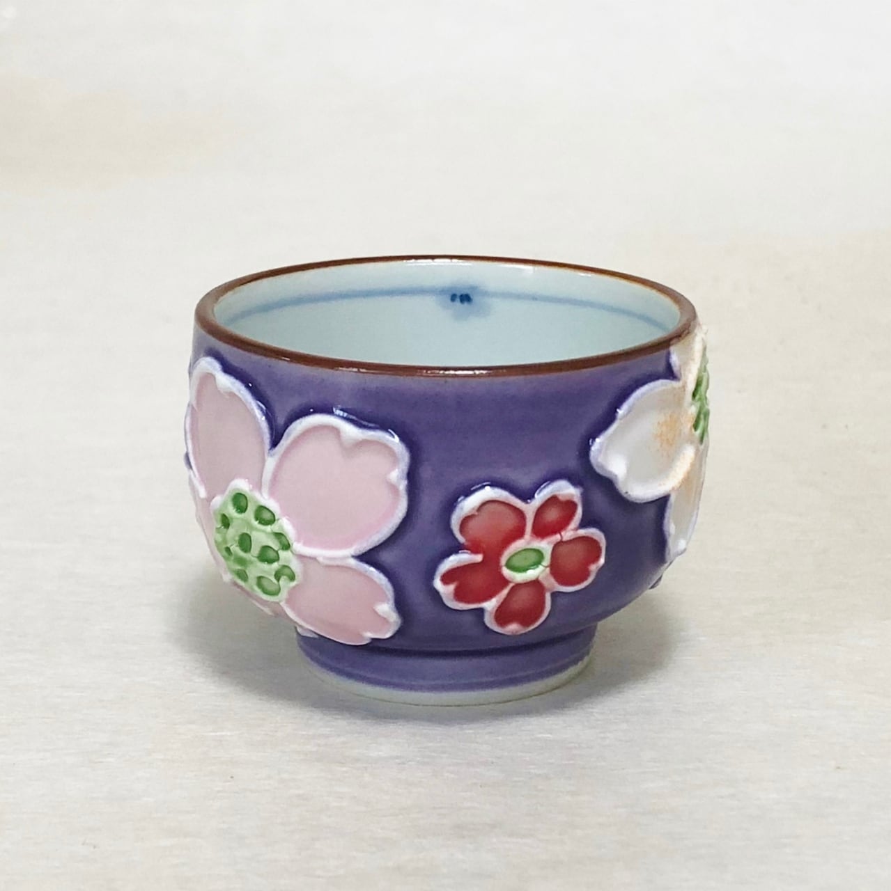 <昇峰窯>花尽くし ぐい呑み(紫)