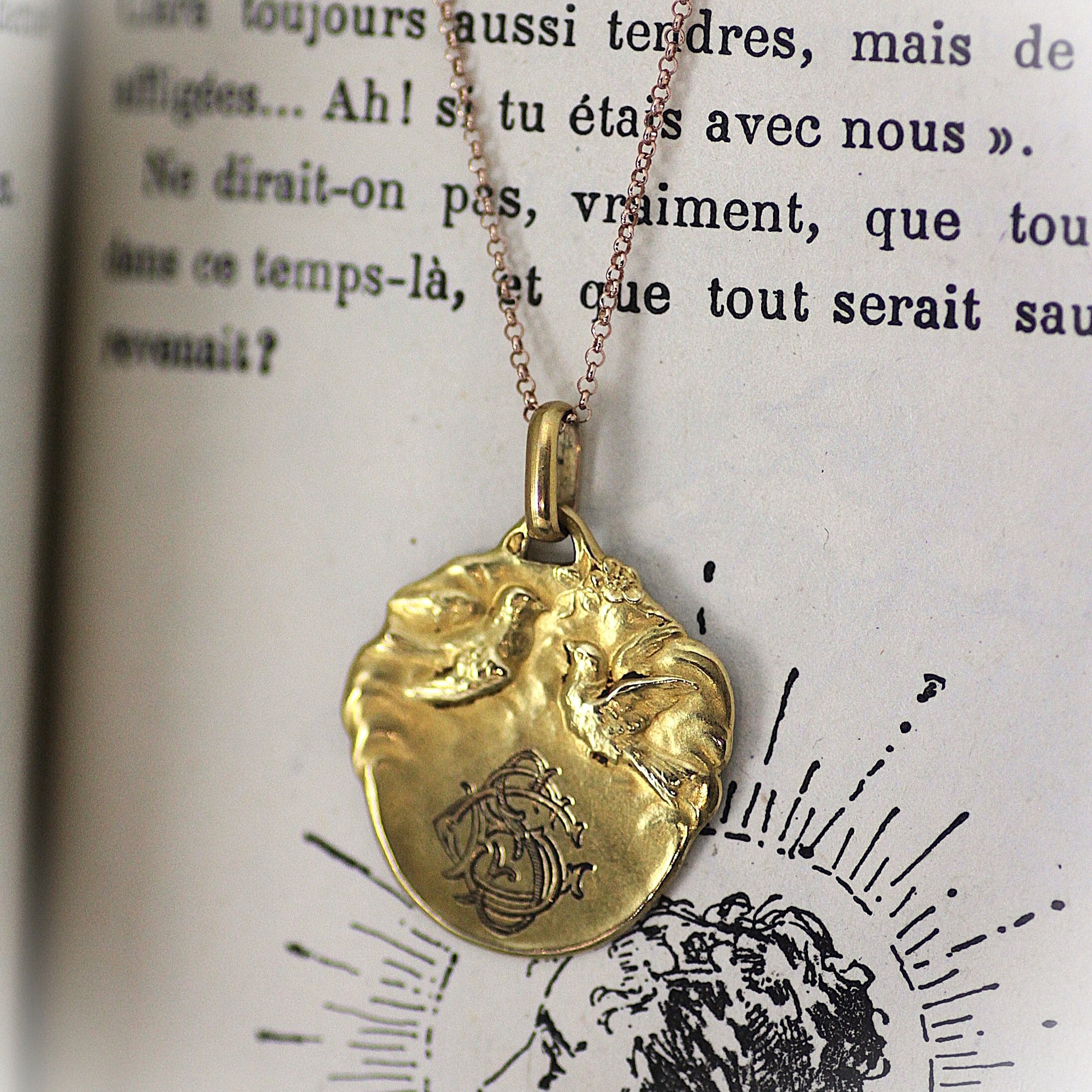 French Gold Pendant ,Two birds and a flower. フレンチ