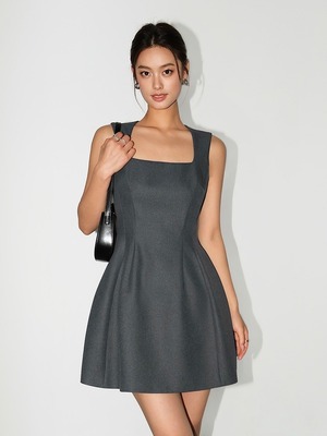 ピュアスクエアネックドレス