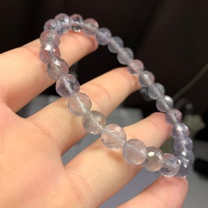 変わった色合い✩フローライトカットブレスレット