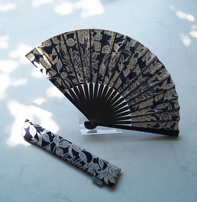 【扇子】三勝ゆかた地の布扇子　「乱菊」