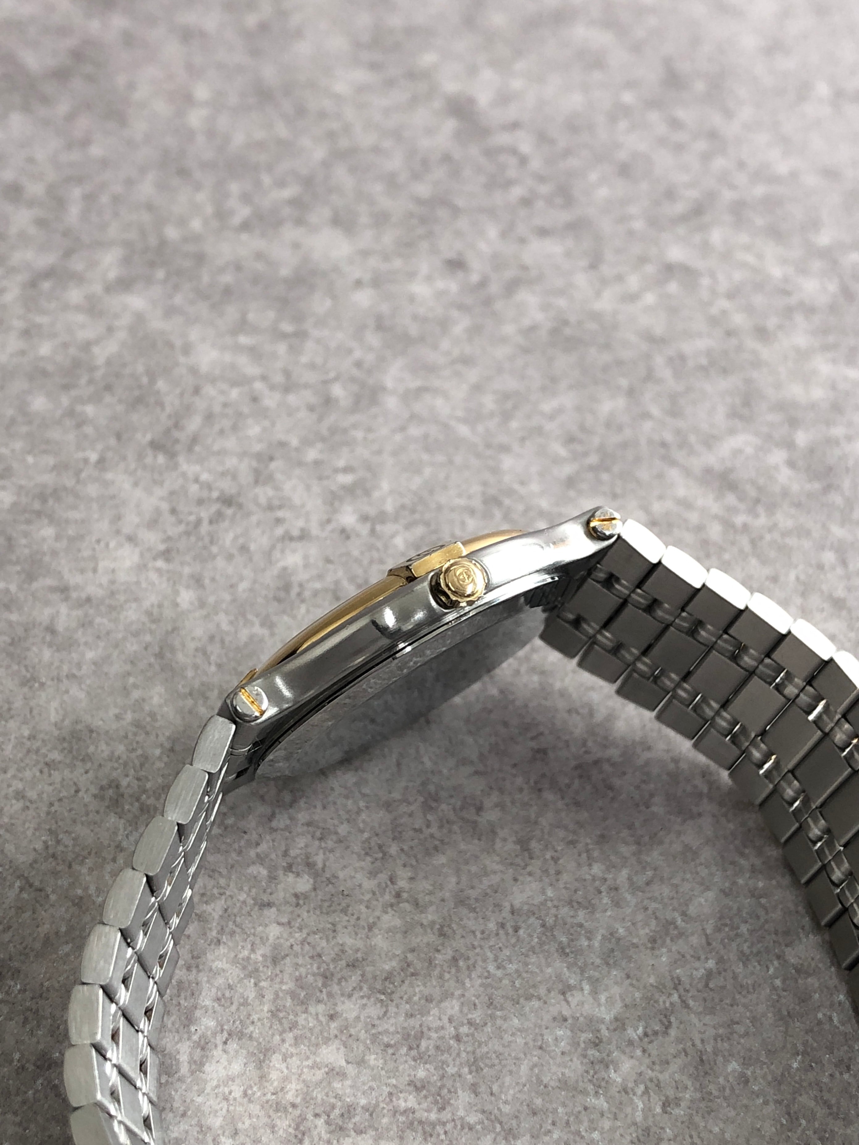 GUCCI グッチ 腕時計 シルバー×ゴールド ロゴ ステンレススチール