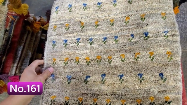 絨毯クエスト43 後編【No.161】Gabbeh ※現在、こちらの商品はイランに置いてあります。ご希望の方は先ずは在庫のご確認をお願いします。