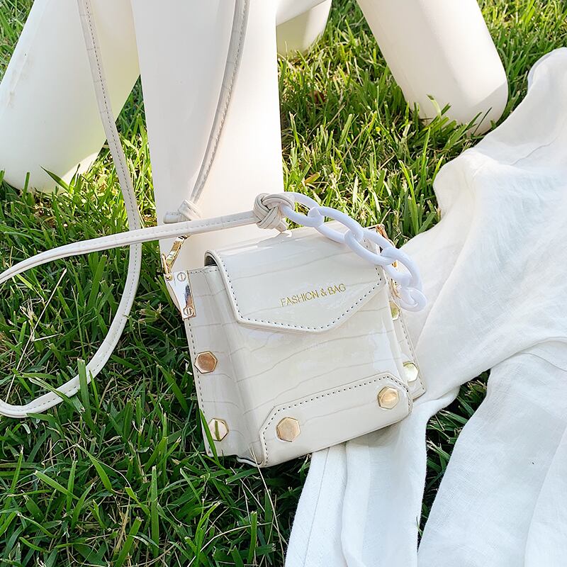 テクスチャスモールバッグ女性バッグ2020新しい波夏のファッションチェーンメッセンジャーバッグネットレッドワイルドミニバッグ Tiancai_Wing_Bag6636397