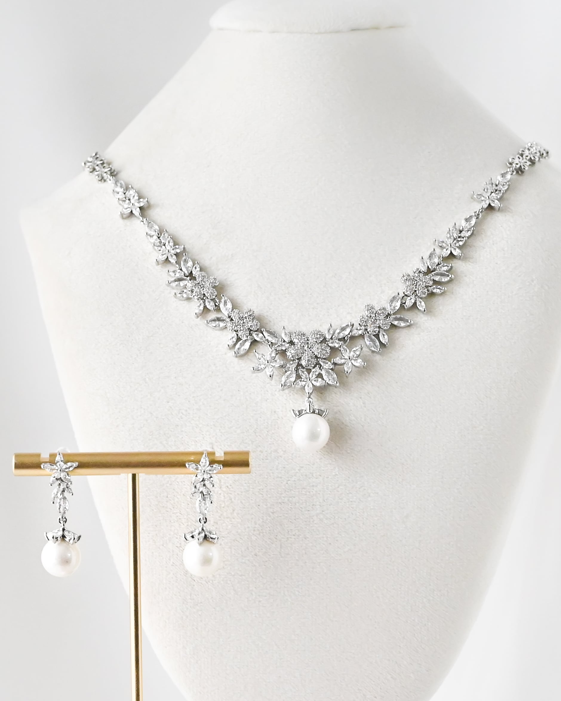 ウェディングネックレスピアスセット【NE2402-01】 | ブライダル