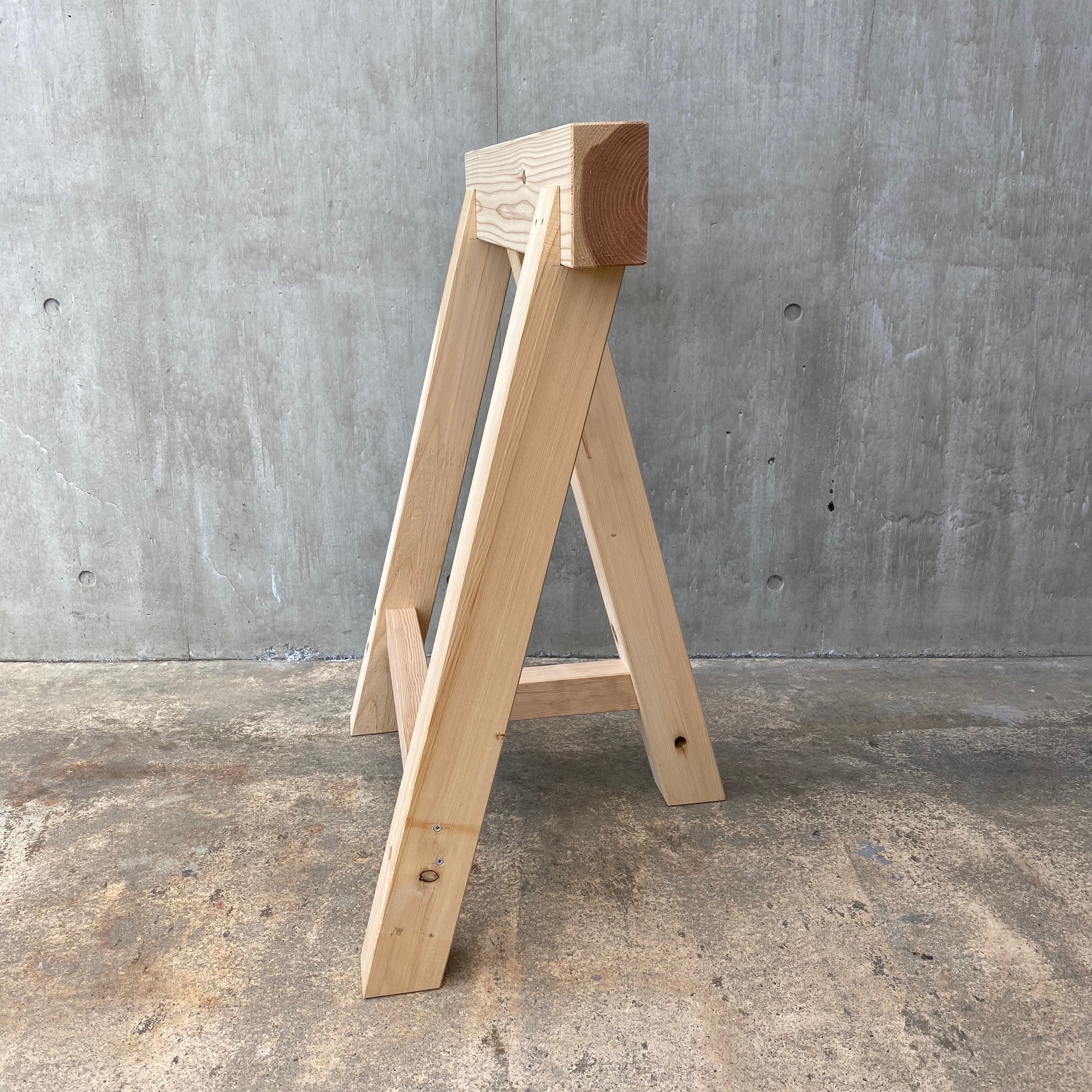 ギンガムチェック柄の立看板24mm合板 (高さ82cm幅80cm)