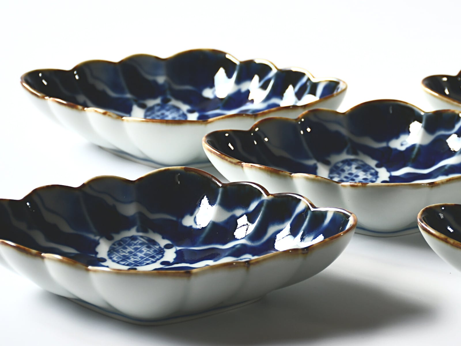 ★ Sale / 美品 / 有田焼 福泉窯  手捻り 手描き 南蛮人六角菓子鉢 ☆ Sale / 美品 / 有田焼 福泉窯 手捻り 手描き 南蛮人六角菓子