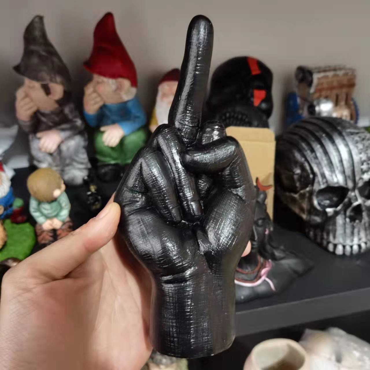 fuck hand」 置物 オーナメント 黒 シルバー | Russel 海外インテリア