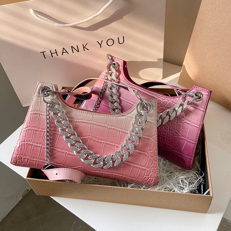 チェーン スタイルシングル クロスボディ Tiancai_Wing_Bag46694677937