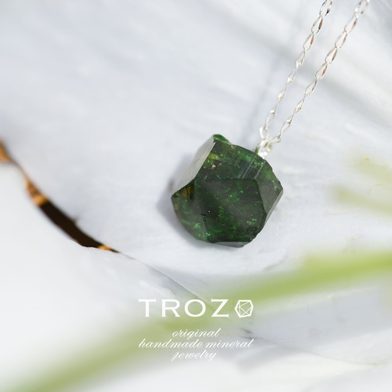 トルマリン | TROZO 鉱物原石の天然石アクセサリーブランド トルマリン | TROZO 鉱物原石の天然石アクセサリーブランド