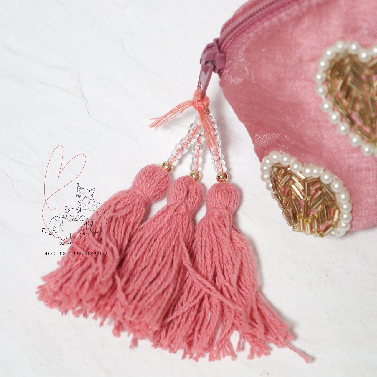 ビジュー＆刺繡ポーチ　ハート♡ピンク