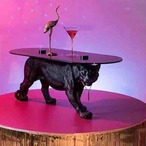 存在感抜群のアート家具｜ヒョウ ガラステーブル