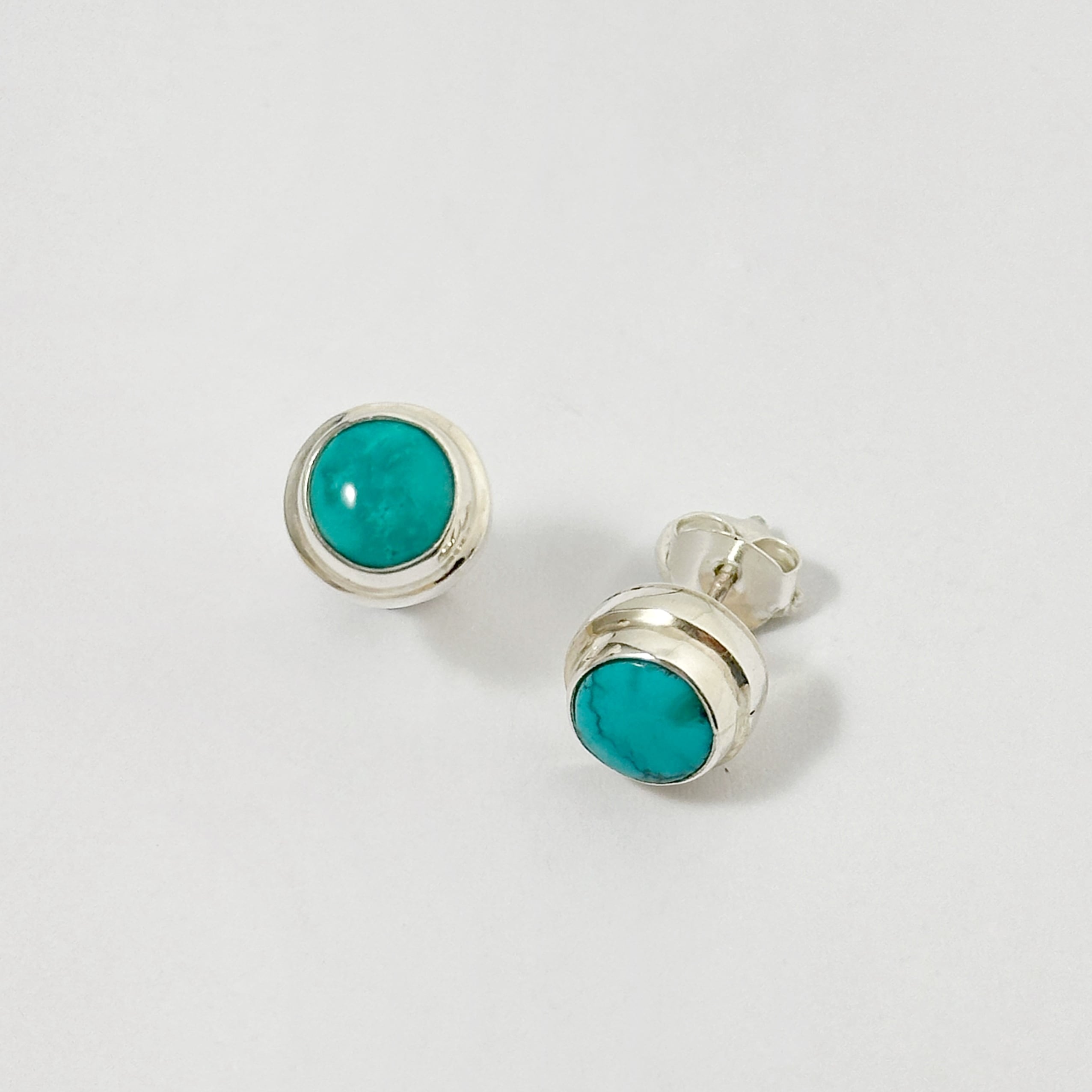 ターコイズ ラウンド スタッド ピアス 直径0.9 cm