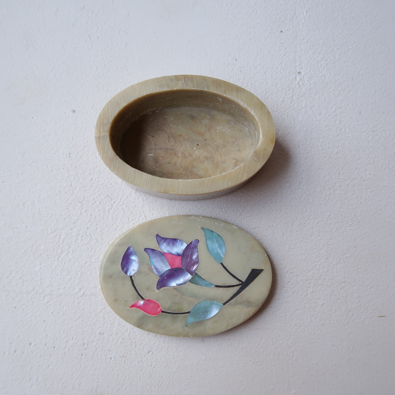 パープルのお花のケース