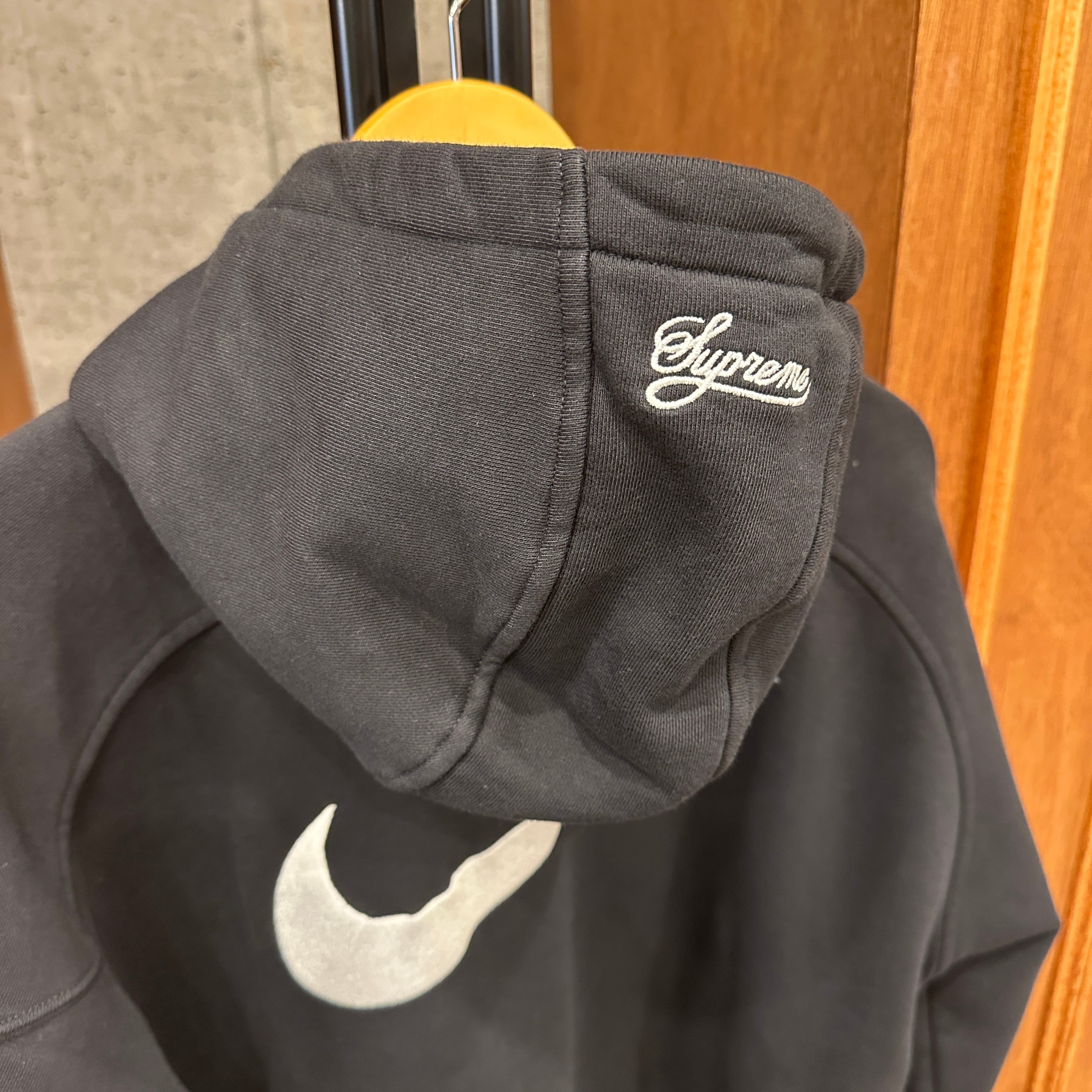 SUPREME NIKE ZIP UP HOODED SIZE S | safarionline