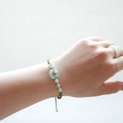 淡いグリーン色翡翠が綺麗！ hekiデザイン紐ブレスレット 白×緑 A貨翡翠 jd_br1083