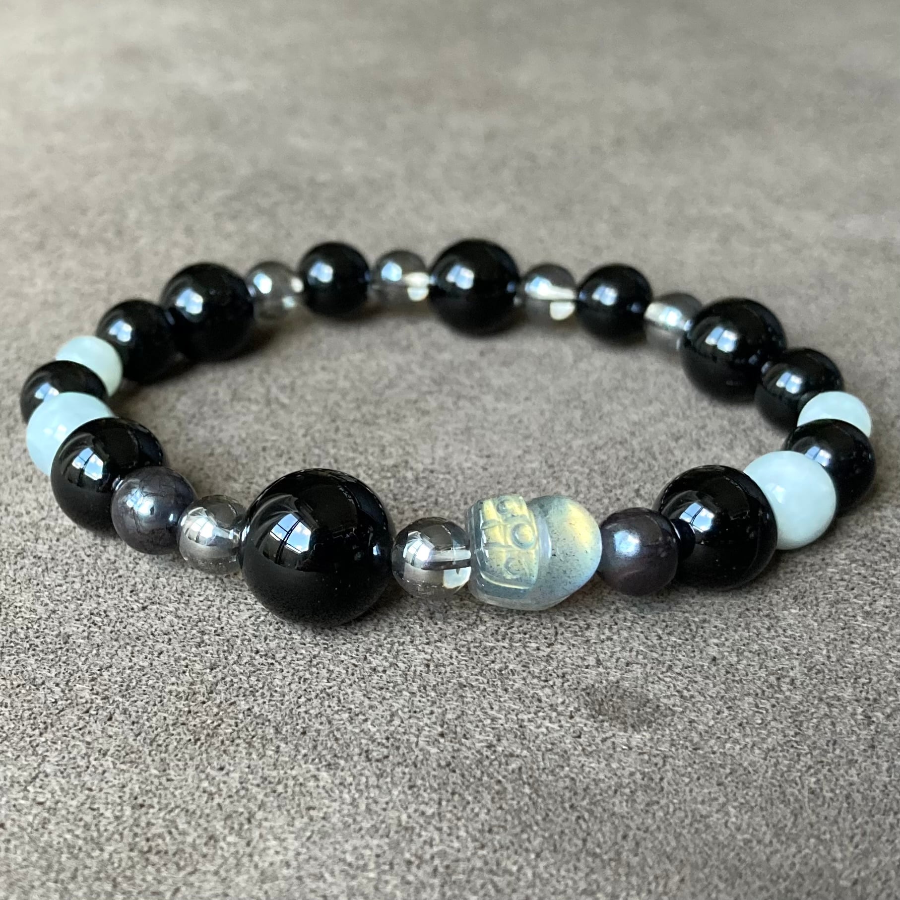 魔除けと金運の石でパワーを得る/モリオン・翡翠・スギライト  