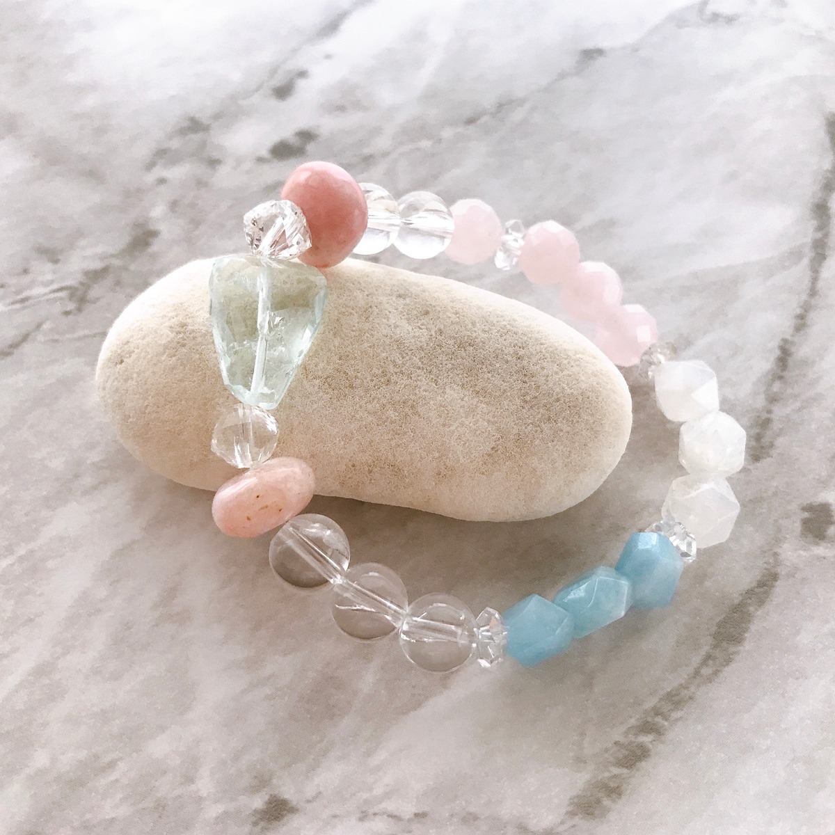 アクアマリン×ピンクオパール×ムーンストーン×ローズクォーツのブレスレット Aquamarine × Pink Opal × Moon