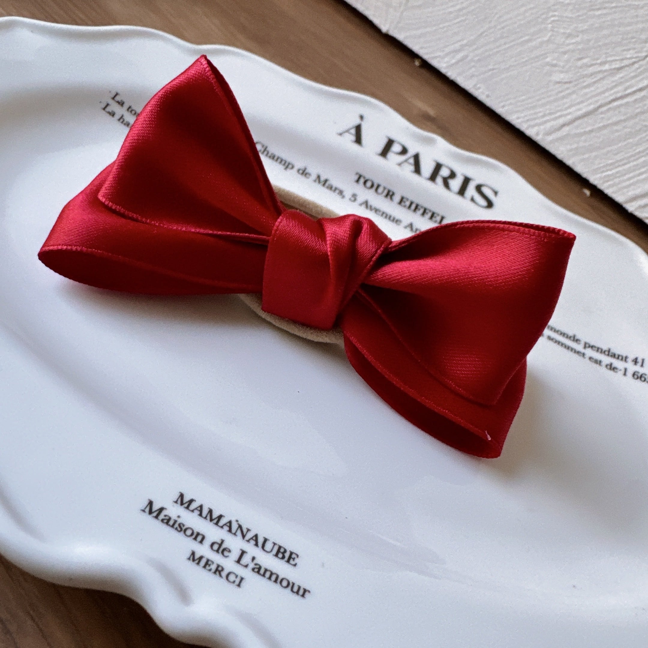 立ってる大きなおリボンヘアバンド