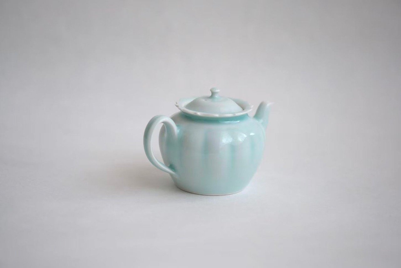 村田匠也 Takuya Murata - 青白磁茶壺 Teapot