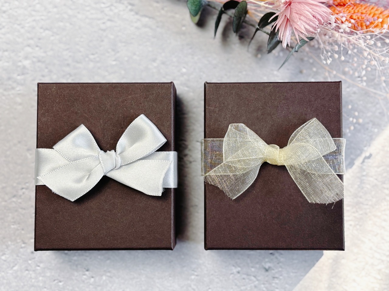 印象アップ揺れイヤリング アメジスト ゴールド/シルバー