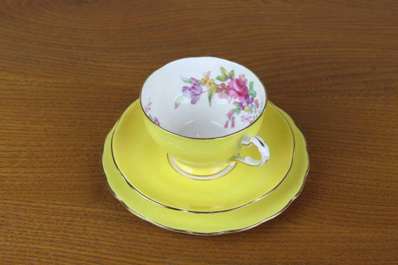 アダレイ　トリオ　ティーカップ　ケーキ皿　プレート　黄色　花柄　イギリス