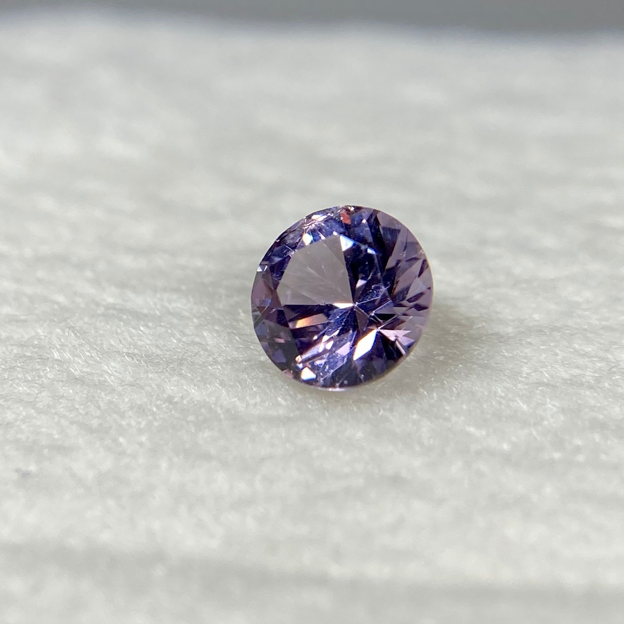 淡い紫系スピネル 訳あってお買い得 約4.4mm　No.44W-3