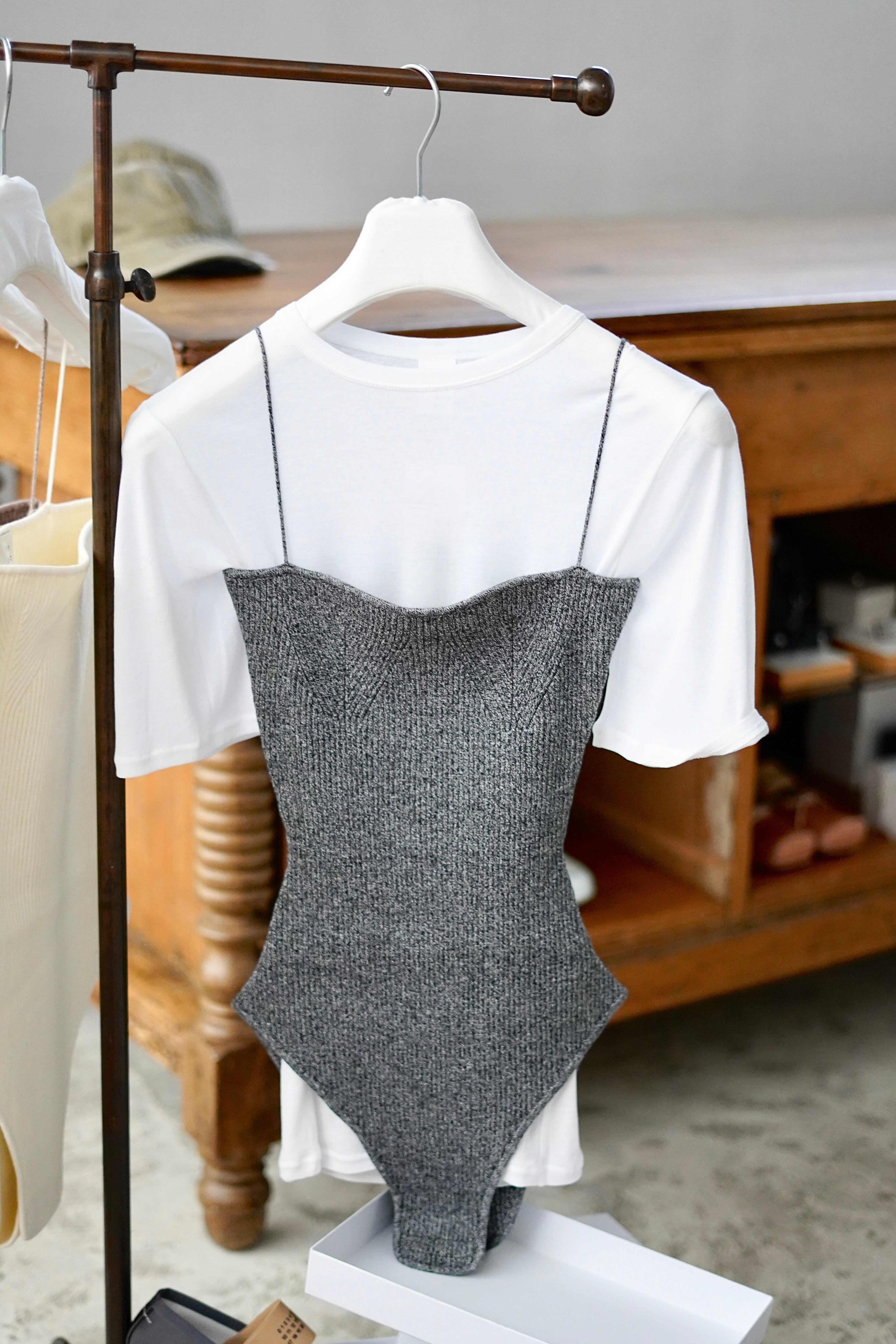 Mediam/ Knit Bare Bodysuit ( Ivory , Beige Mix , Black Mix