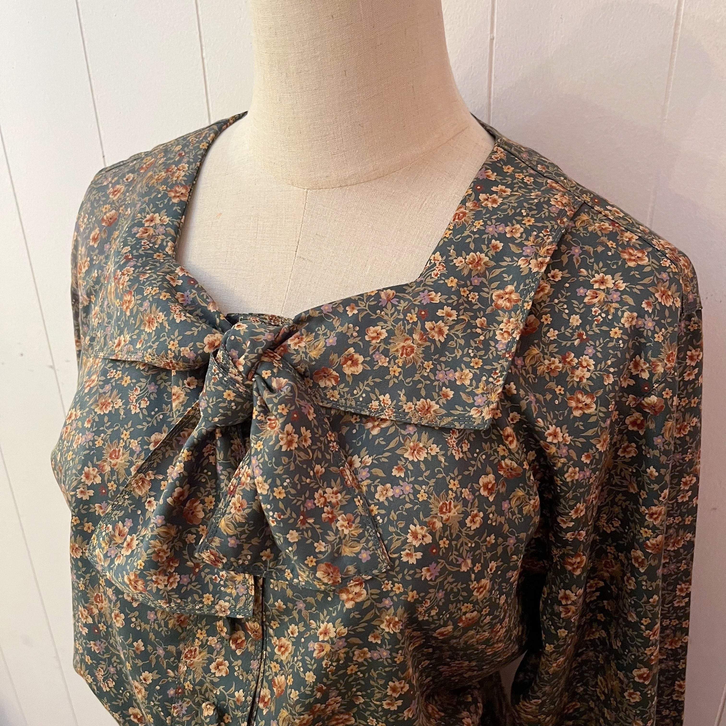 green mini flower set up