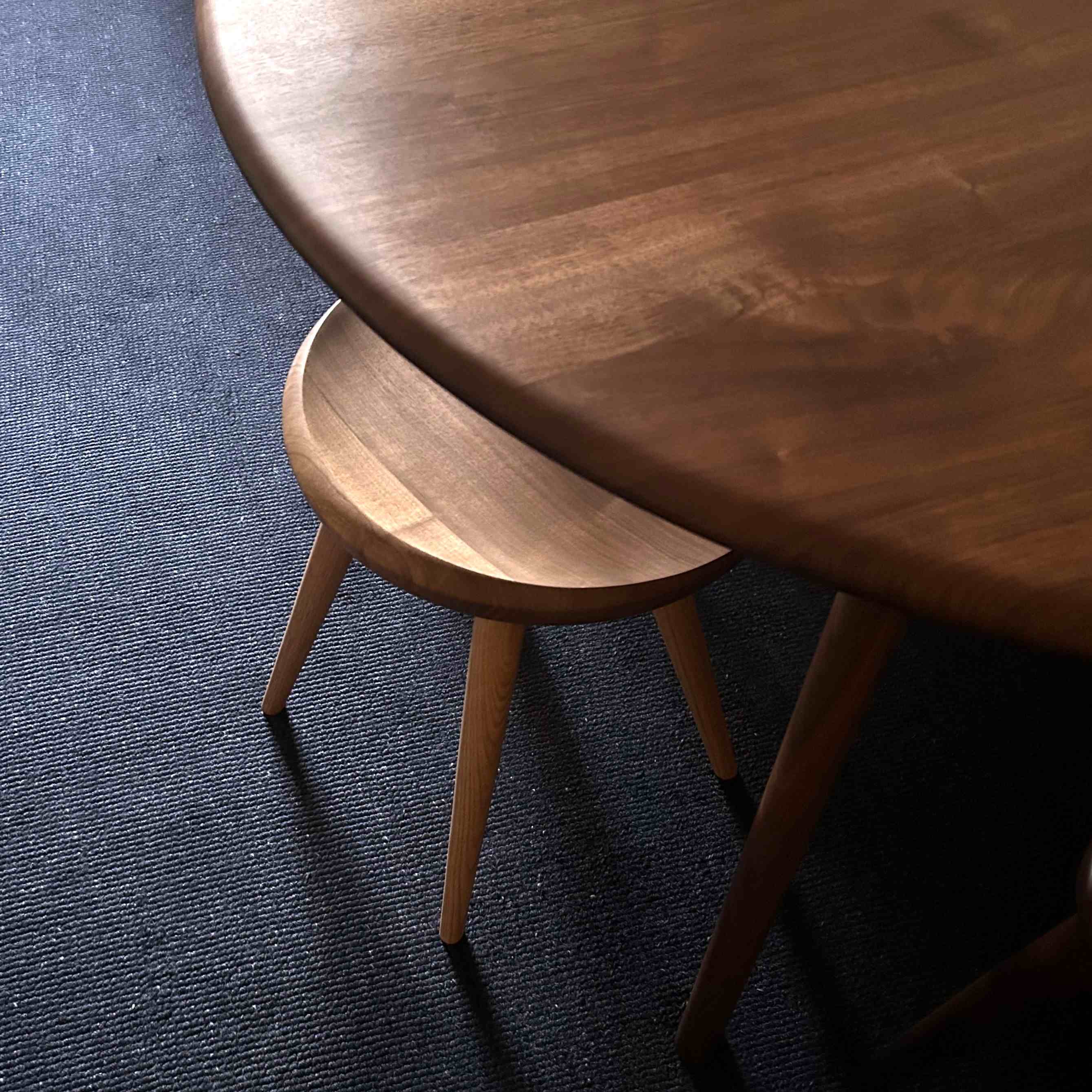 ムーンスツール挽脚 ブラックウォルナット Moon stool - Black walnut