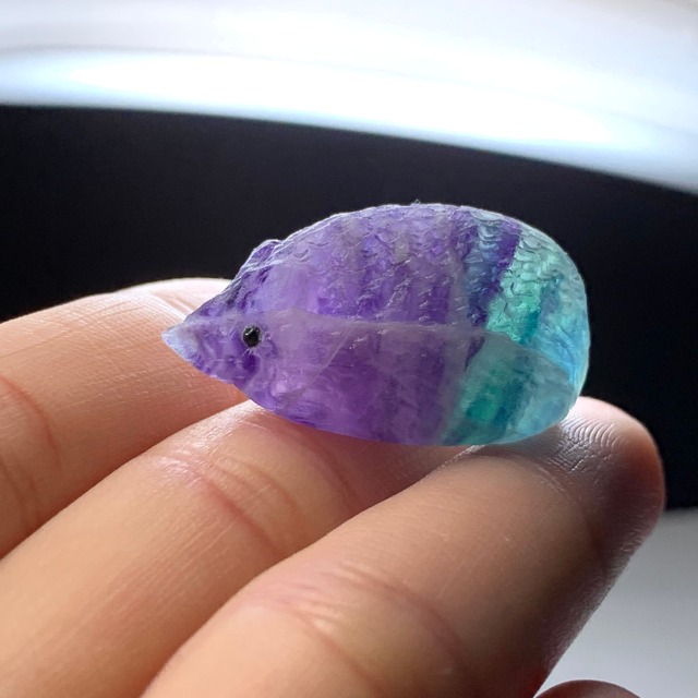 16.可愛い色合い☆フローライト ハリネズミ