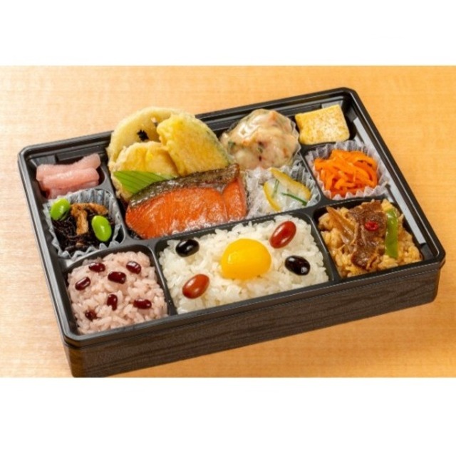 〈たごさく〉紅鮭みりん焼と野菜の天ぷら弁当　1折