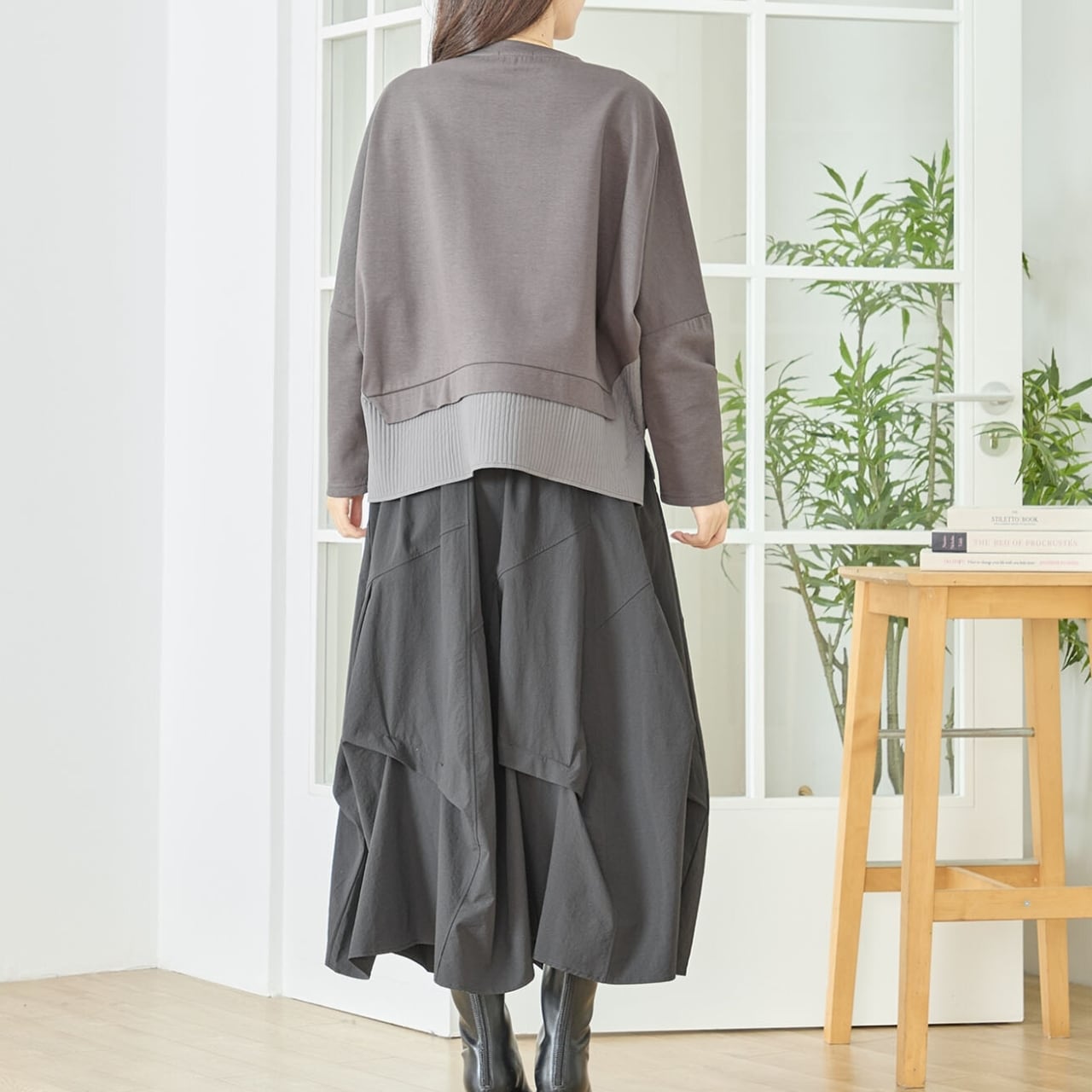 新作][TRUBE]アシンメトリータック立体ドレープスカート ロング