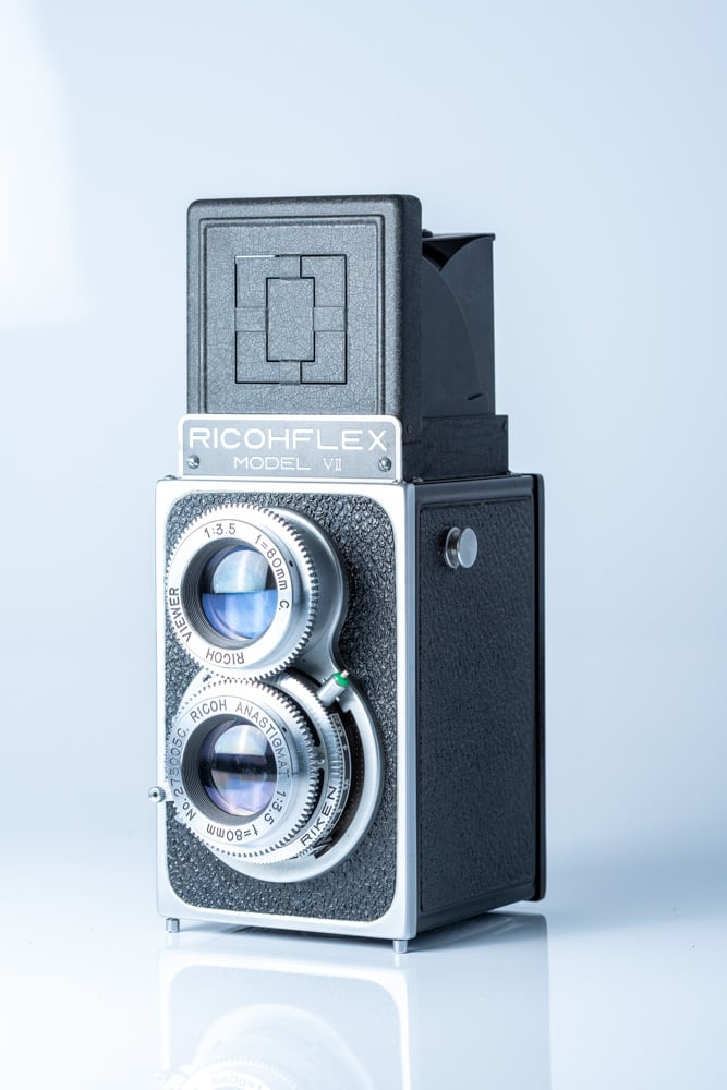 【整備済・完動品】二眼レフカメラ　ＲＩＣＯＨＦＬＥＸ　７S　です。