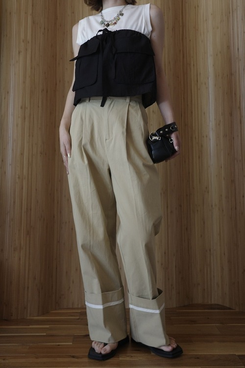 ロールアップパンツ