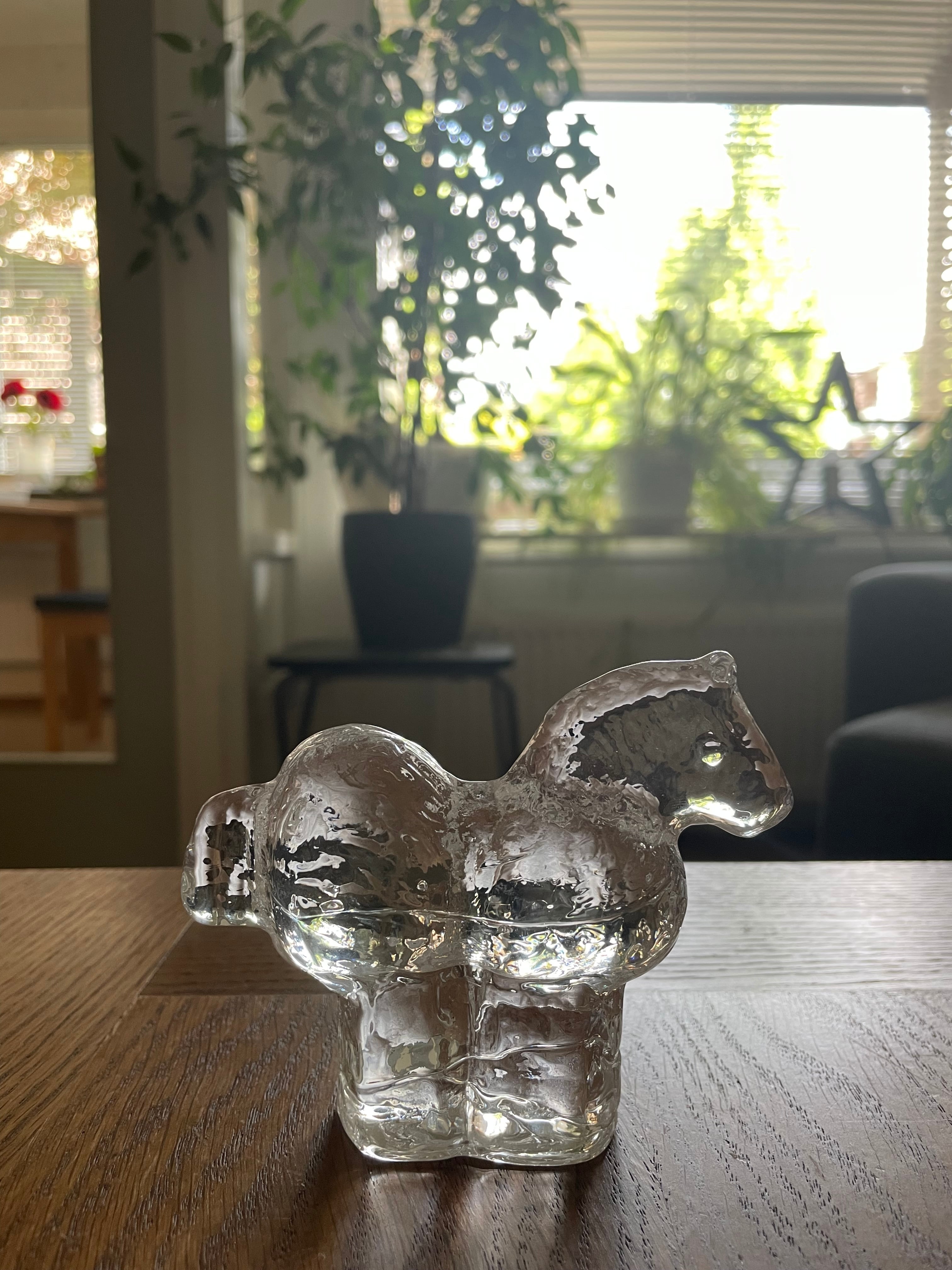 Pukeberg / Häst glas (プーケベリ/ガラスの馬) オブジェ・ペーパー