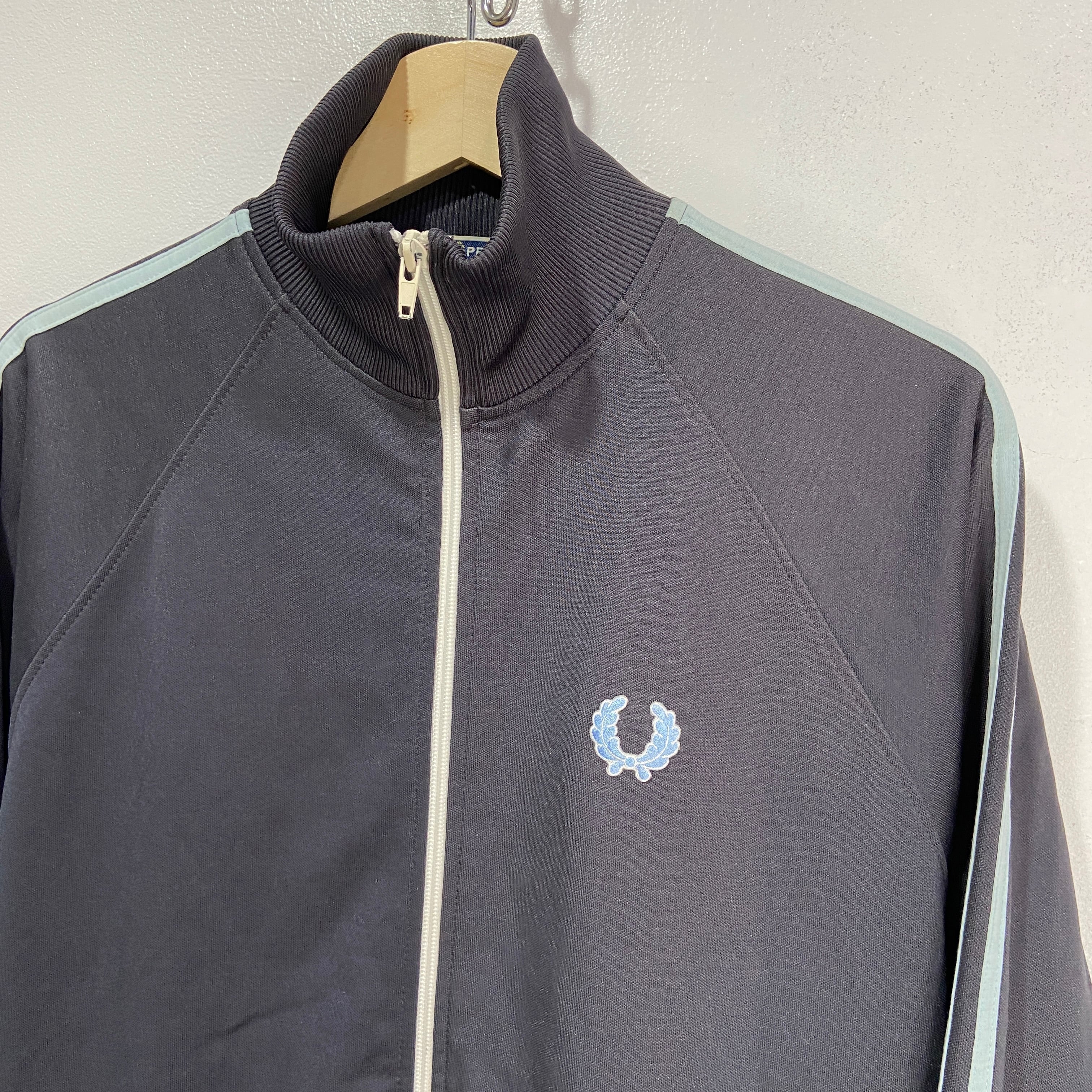 『送料無料』ビンテージ　FRED PERRY トラックジャケット　グレー　ポルトガル製 | 古着屋 Uan powered by BASE