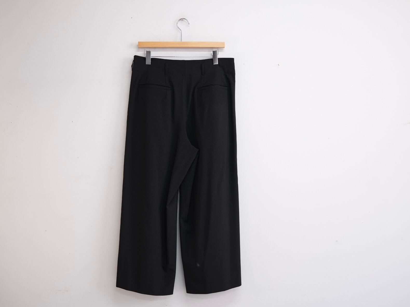 DIGAWEL”Wide tuck pants Black” | Lapel online store