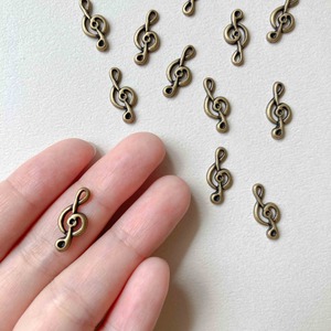 アンティーク風　ト音記号パーツ