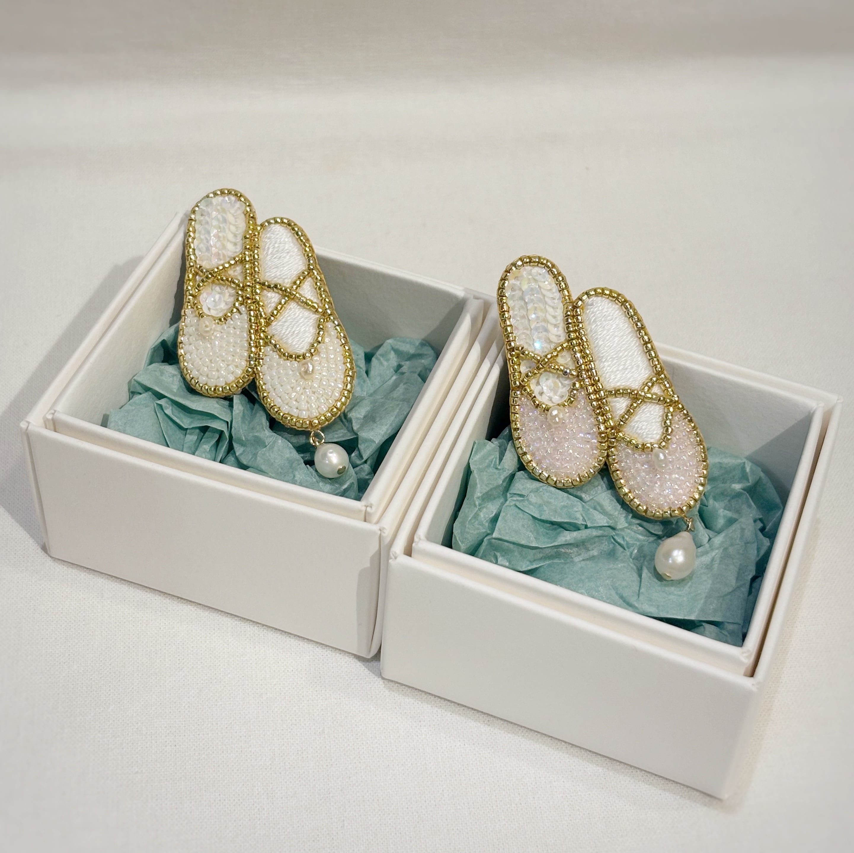 sakura】トゥシューズ（全2色）【ビーズ刺繍ブローチ】 | sansato