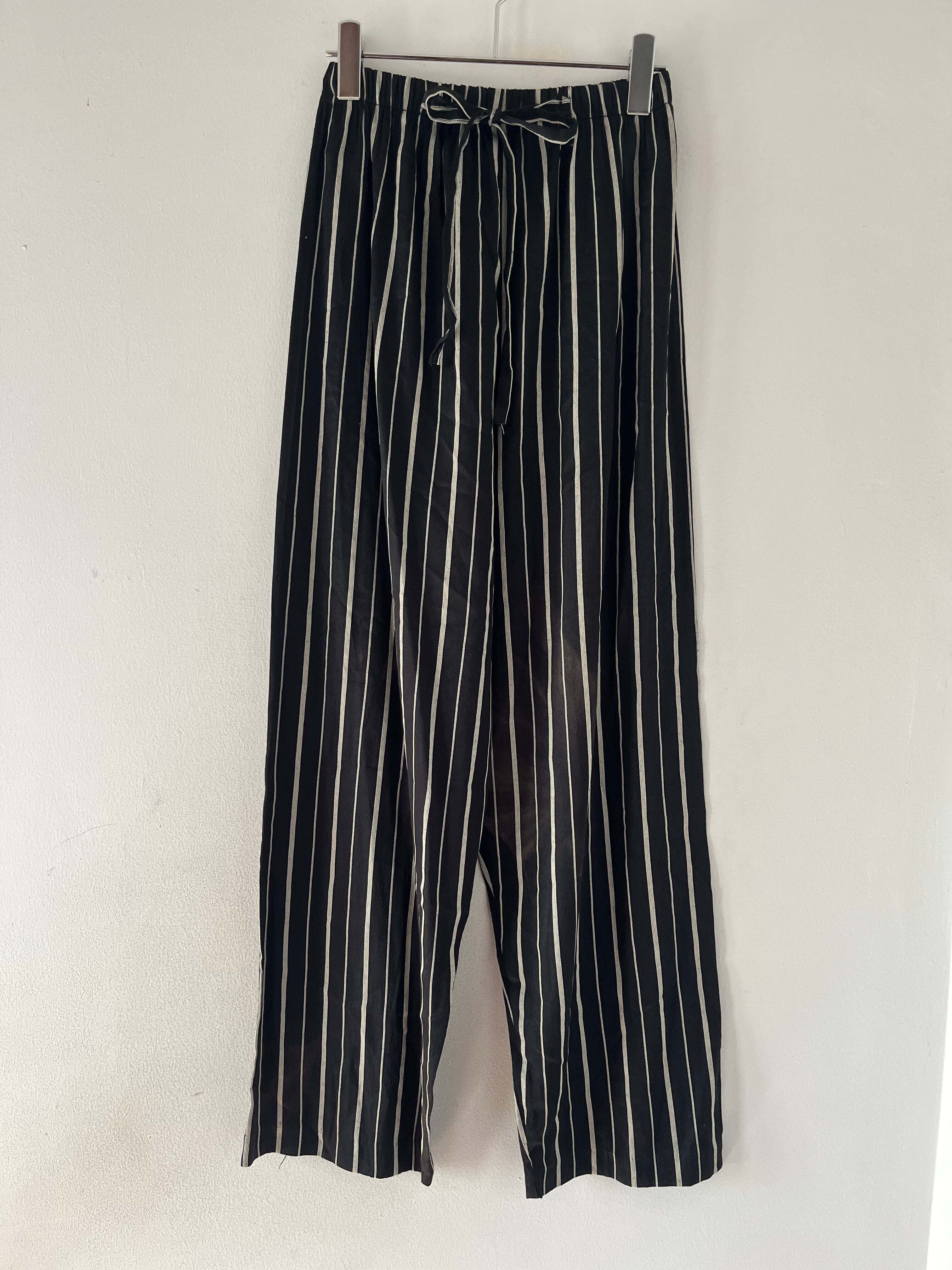 親しみあるパンツ