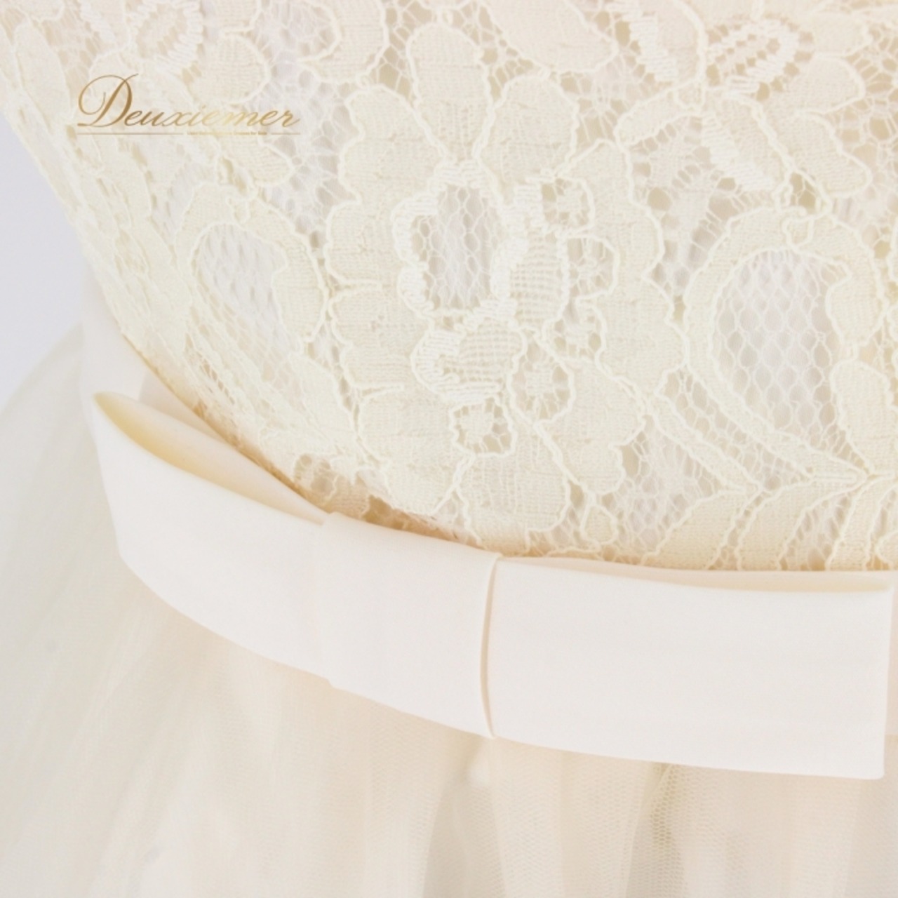 ドレス ワンピース 結婚式 二次会 演奏会 発表会 ピアノ パーティドレス ホワイト系 花柄 レース ノースリーブ ステージ衣装 カラオケ 温かみ アイボリー 洗練 存在感 フェミニン フォーマル ゆったり おしゃれ エレガント 結婚式用 パーティー用 かわいい おすすめ お出かけ 体型カバー アシンメトリー 可愛い装飾 謝恩会 学校行事 二次会服 ロマンティック 女子会