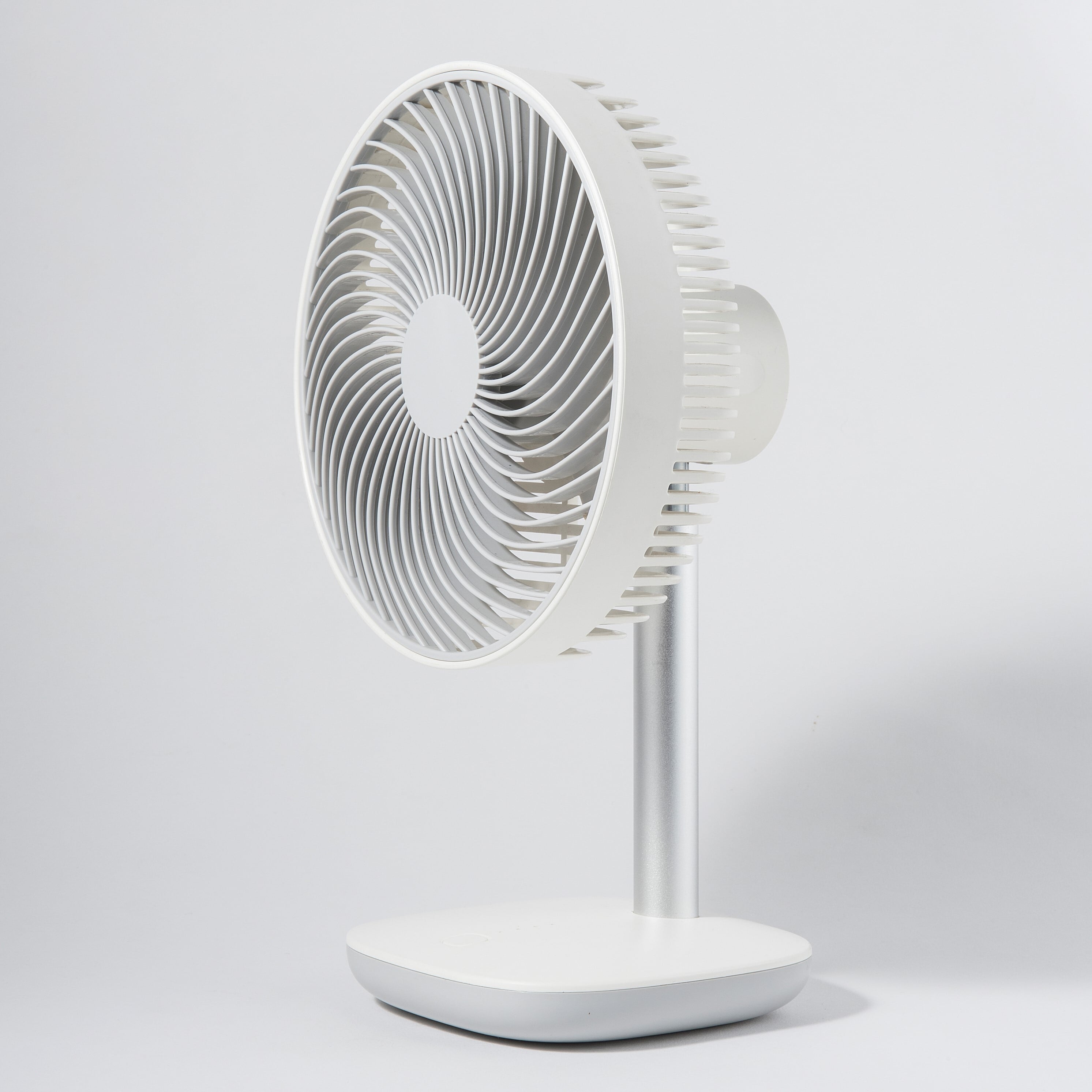 ふうすけさん。 卓上扇風機 USB扇風機 特許新型 モニター掛け式ファン スペース節約 DC