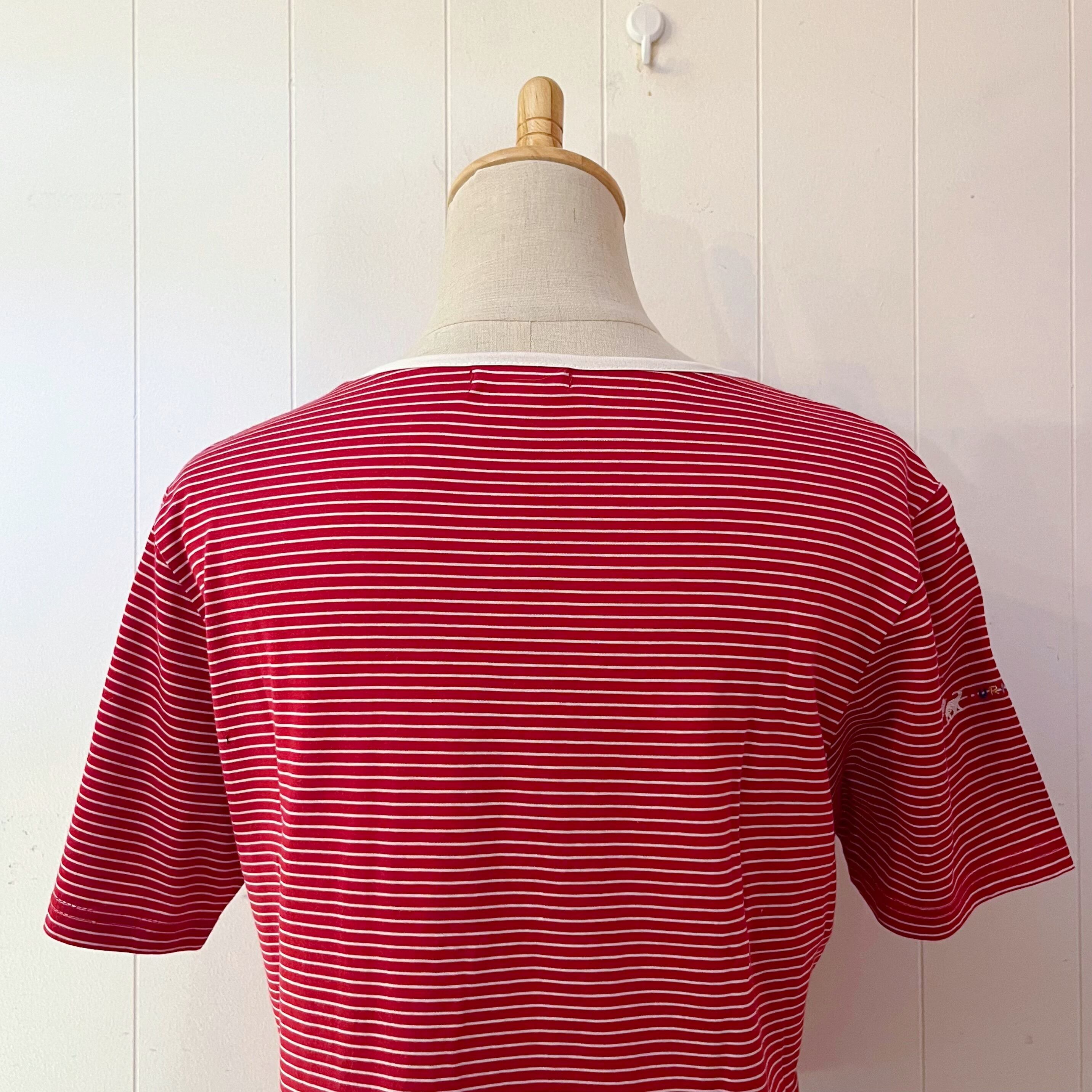 walking dog embroidery red T-shirt
