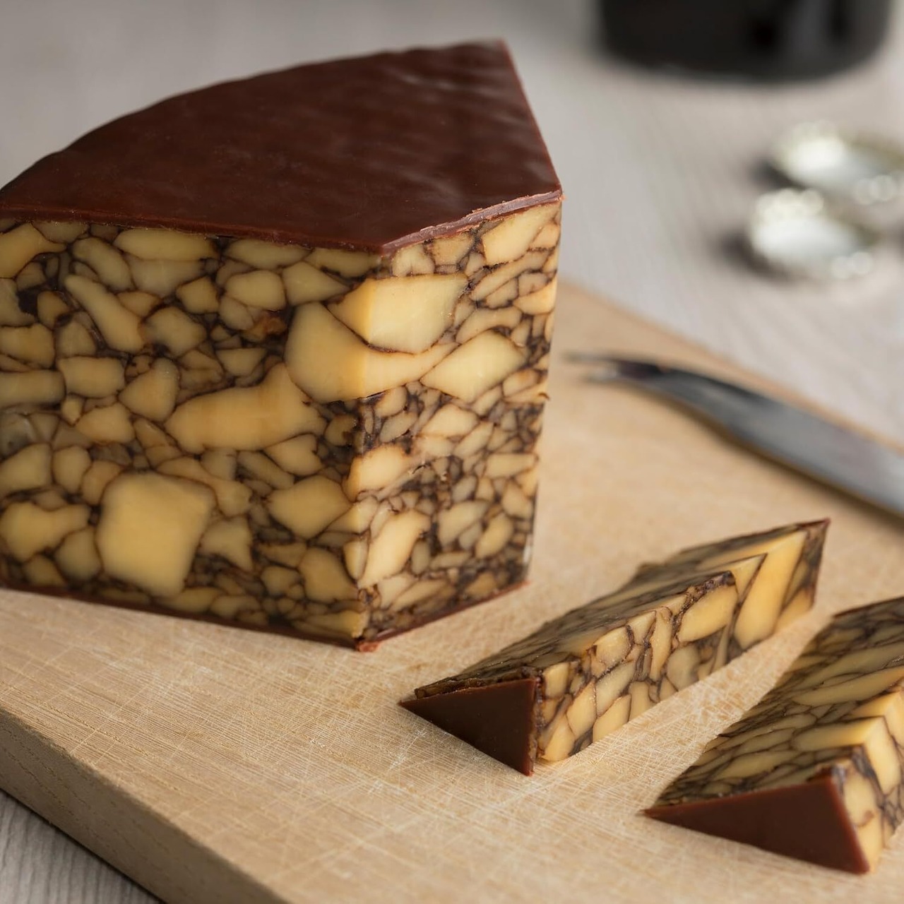 イギリス産 グラスフェッド ケーヒルズ アイリッシュ ポーター チェダー チーズ  100g  Cahills Ireland Original Irish Porter Grassfed Cheddar Cheese 100g