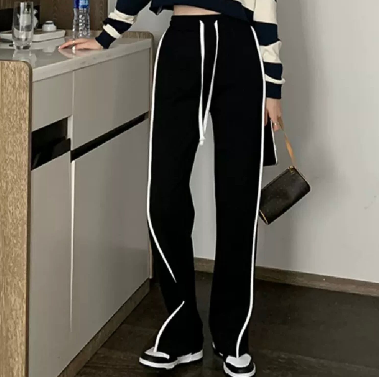 定番 ストリート サイドライン スウェットパンツ ジョガーパンツ サイズ調整 ダンスウェア スポーティー カジュアル メンズライク 韓国っぽ Lamitte Deco トレンド 韓国ファッション ショップ Base店